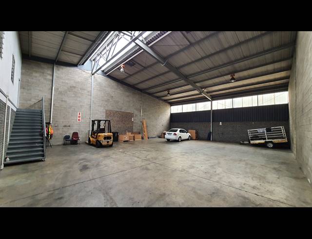 820M² WAREHOUSE TO LET IN SPARTAN